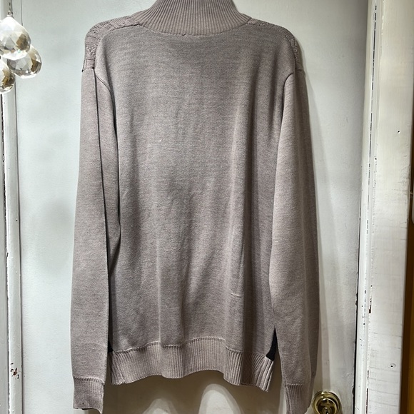 Nice sweater nwot - Picture 3 of 3